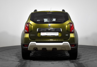 Подержанный автомобиль Renault Duster 2017 года (6 фото)