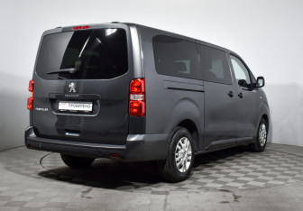 Подержанный автомобиль Peugeot Traveller 2018 года (5 фото)