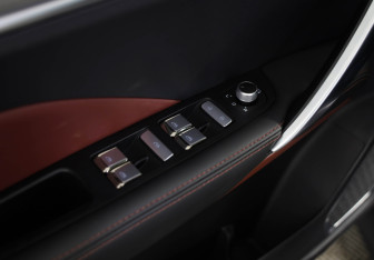 Подержанный автомобиль Geely Coolray 2023 года (21 фото)