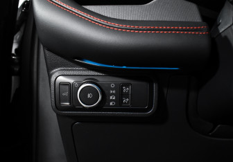 Подержанный автомобиль Ford Explorer 2024 года (11 фото)