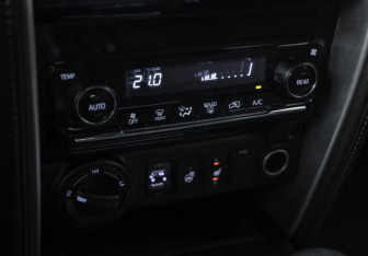 Подержанный автомобиль Toyota Fortuner 2019 года (17 фото)