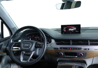 Подержанный автомобиль Audi Q7 2017 года (13 фото)
