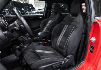 Подержанный автомобиль MINI Hatch 2019 года (13 фото)