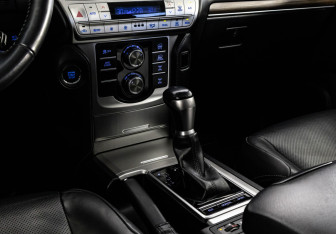 Подержанный автомобиль Toyota Land Cruiser Prado 2018 года (15 фото)