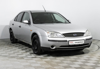 Подержанный автомобиль Ford Mondeo Liftback 2002 года (3 фото)