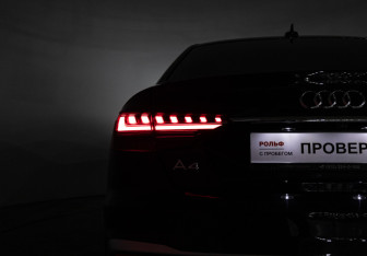 Подержанный автомобиль Audi A4 Sedan 2021 года (26 фото)