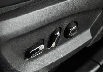 Подержанный автомобиль Exeed TXL 2023 года (16 фото)