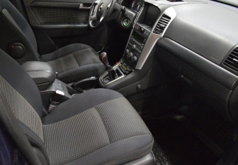 Подержанный автомобиль Chevrolet Captiva 2008 года (11 фото)