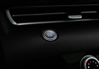 Подержанный автомобиль Hyundai Elantra Sedan 2023 года (17 фото)