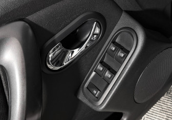 Подержанный автомобиль Renault Duster 2017 года (10 фото)