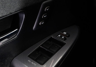 Подержанный автомобиль Toyota Venza 2013 года (15 фото)