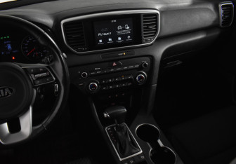 Подержанный автомобиль Kia Sportage 2018 года (19 фото)