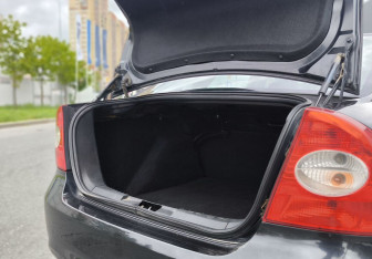 Подержанный автомобиль Ford Focus Sedan 2010 года (7 фото)