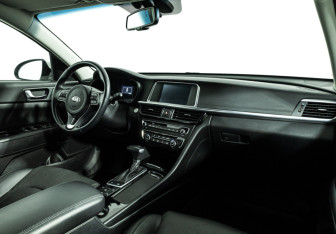 Подержанный автомобиль Kia Optima Sedan 2018 года (9 фото)