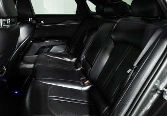 Подержанный автомобиль Kia K5 2021 года (10 фото)