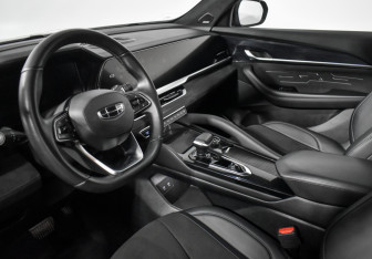 Подержанный автомобиль Geely Monjaro 2024 года (9 фото)