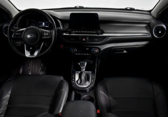 Подержанный автомобиль Kia Cerato Sedan 2019 года (14 фото)