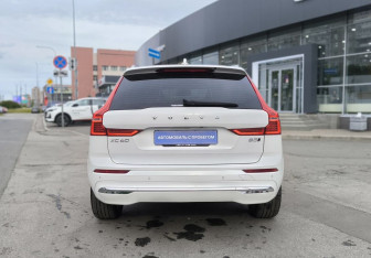 Подержанный автомобиль Volvo XC60 2024 года (5 фото)