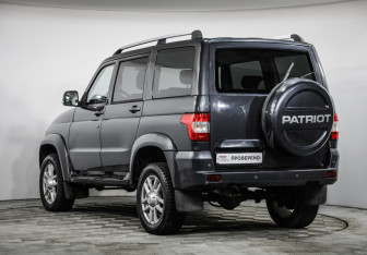Подержанный автомобиль УАЗ Patriot 2017 года (7 фото)