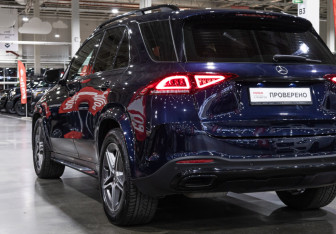 Подержанный автомобиль Mercedes-Benz GLE 2021 года (10 фото)