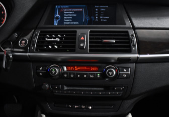 Подержанный автомобиль BMW X6 2011 года (16 фото)