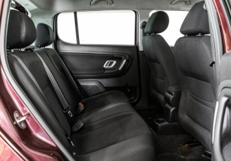 Подержанный автомобиль Skoda Fabia Hatchback 2009 года (12 фото)