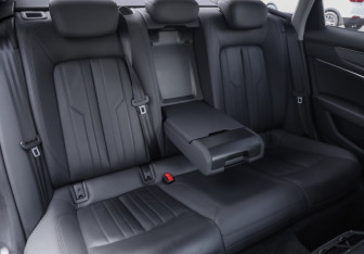 Подержанный автомобиль Audi A6 Sedan 2020 года (30 фото)