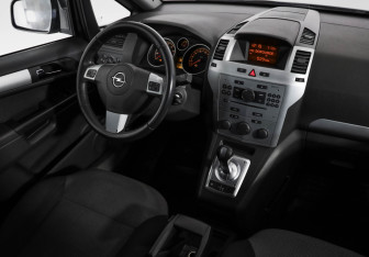 Подержанный автомобиль Opel Zafira Compactvan 2012 года (9 фото)