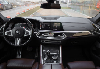 Подержанный автомобиль BMW X6 2020 года (14 фото)