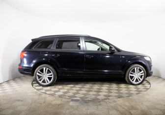 Подержанный автомобиль Audi Q7 2012 года (4 фото)