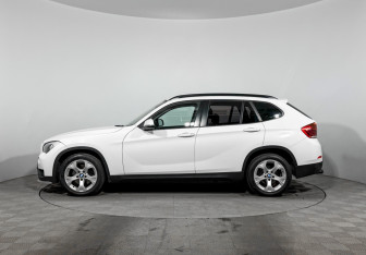 Подержанный автомобиль BMW X1 2014 года (8 фото)