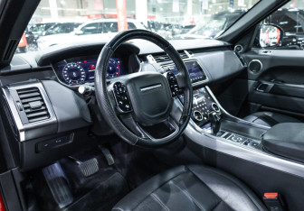 Подержанный автомобиль Land Rover Range Rover Sport 2019 года (14 фото)