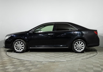 Подержанный автомобиль Toyota Camry Sedan 2012 года (8 фото)