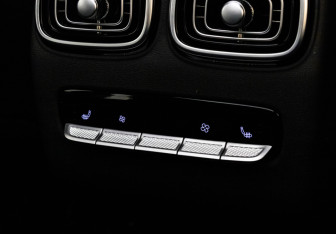 Подержанный автомобиль Jaecoo J8 2024 года (33 фото)