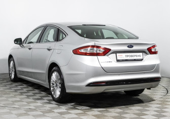 Подержанный автомобиль Ford Mondeo Sedan 2015 года (7 фото)