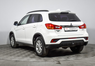 Подержанный автомобиль Mitsubishi ASX 2018 года (7 фото)
