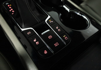 Подержанный автомобиль Kia Carnival 2019 года (19 фото)