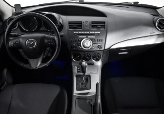 Подержанный автомобиль Mazda 3 Sedan 2011 года (14 фото)