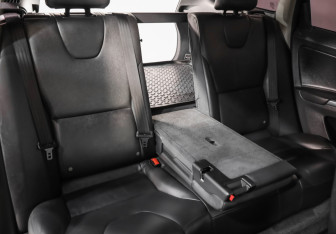 Подержанный автомобиль Volvo XC60 2016 года (24 фото)