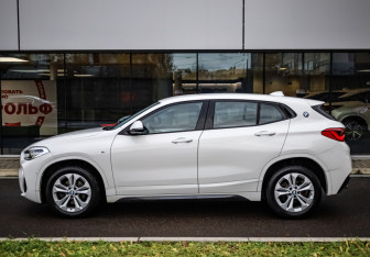 Подержанный автомобиль BMW X2 2019 года (6 фото)