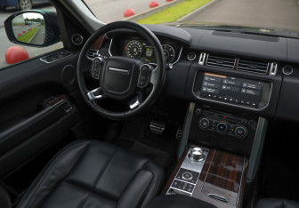 Подержанный автомобиль Land Rover Range Rover 2017 года (10 фото)