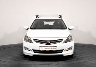 Подержанный автомобиль Hyundai Solaris Hatchback 2015 года (2 фото)
