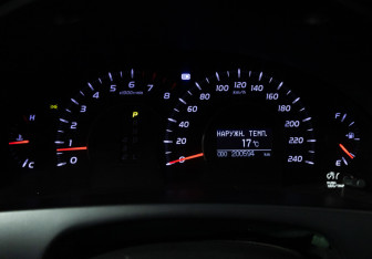 Подержанный автомобиль Toyota Camry Sedan 2010 года (12 фото)