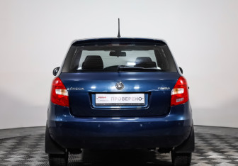 Подержанный автомобиль Skoda Fabia Hatchback 2013 года (7 фото)