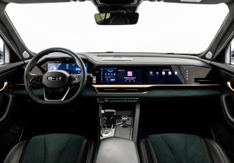 Подержанный автомобиль Geely Monjaro 2023 года (11 фото)