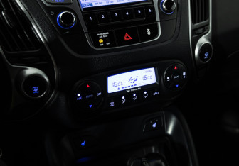 Подержанный автомобиль Hyundai ix35 2010 года (15 фото)
