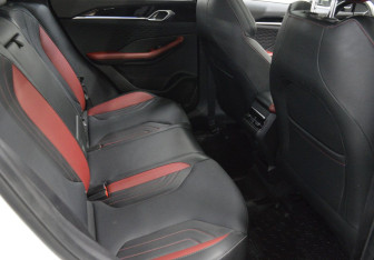 Подержанный автомобиль Geely Coolray 2024 года (12 фото)