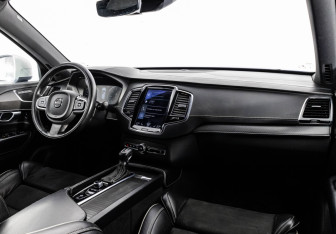 Подержанный автомобиль Volvo XC90 2016 года (12 фото)