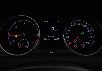 Подержанный автомобиль Volkswagen Golf Wagon 2017 года (21 фото)