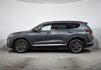 Подержанный автомобиль Hyundai Santa Fe 2019 года (8 фото)